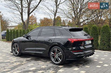 Позашляховик / Кросовер Audi e-tron 2020 в 