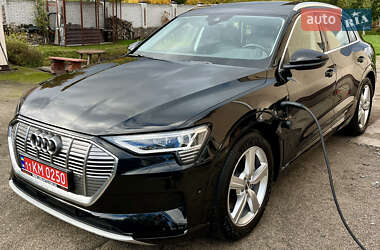 Позашляховик / Кросовер Audi e-tron 2019 в 