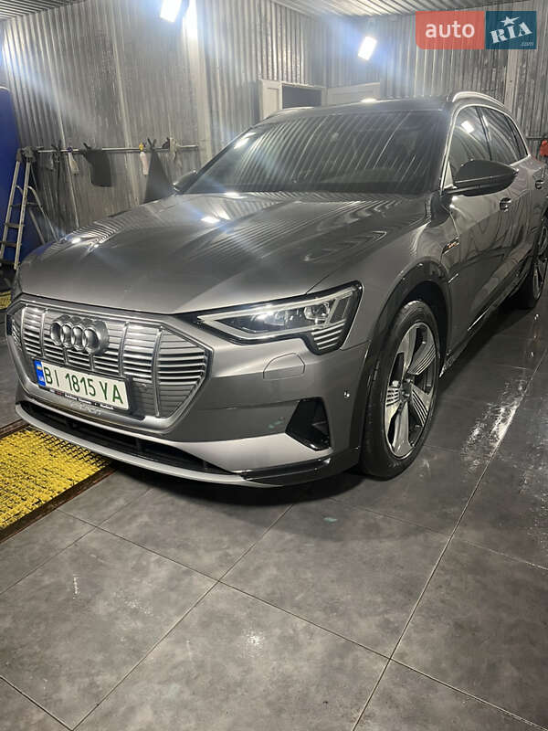 Внедорожник / Кроссовер Audi e-tron 2019 в Полтаве