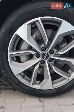 Внедорожник / Кроссовер Audi e-tron 2020 в 