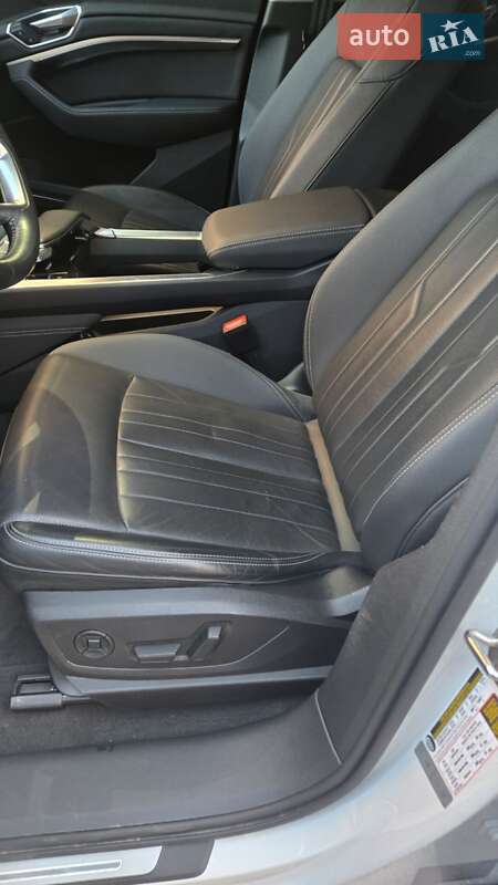 Позашляховик / Кросовер Audi e-tron 2020 в Чернівцях фото 12 Позашляховик / Кросовер Audi e-tron 2020 в Чернівцях