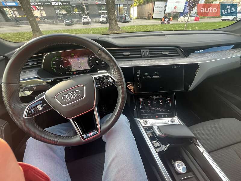 Позашляховик / Кросовер Audi e-tron 2023 в Ужгороді фото 18 Позашляховик / Кросовер Audi e-tron 2023 в Ужгороді