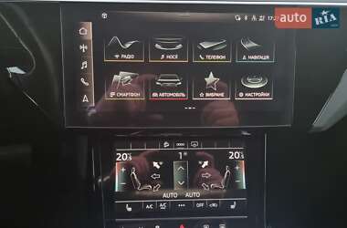 Позашляховик / Кросовер Audi e-tron 2021 в 