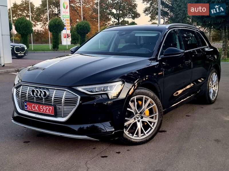 Позашляховик / Кросовер Audi e-tron 2021 в 