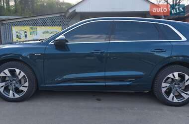 Позашляховик / Кросовер Audi e-tron 2019 в  фото 18 Позашляховик / Кросовер Audi e-tron 2019 в