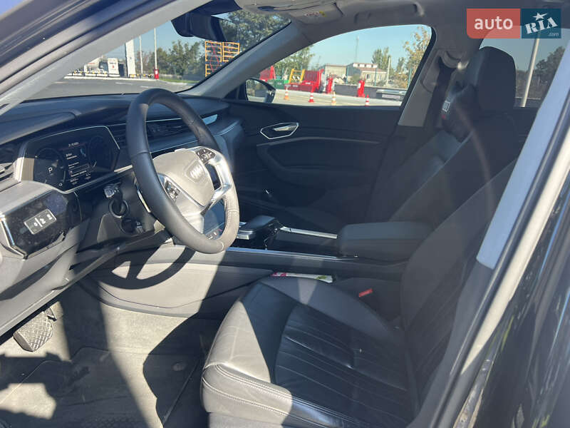 Внедорожник / Кроссовер Audi e-tron 2019 в Одессе фото 11 Внедорожник / Кроссовер Audi e-tron 2019 в Одессе