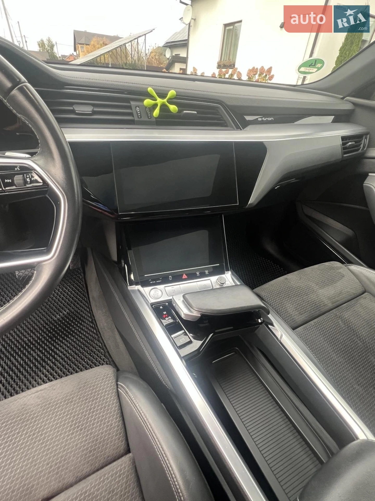 2019 Audi e-tron - мініатюра 16