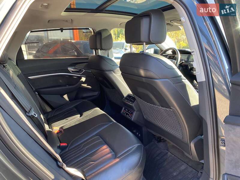 Внедорожник / Кроссовер Audi e-tron 2019 в Львове фото 27 Внедорожник / Кроссовер Audi e-tron 2019 в Львове