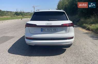 Позашляховик / Кросовер Audi e-tron 2019 в 