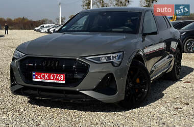 Внедорожник / Кроссовер Audi e-tron 2022 в 