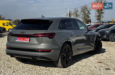 Внедорожник / Кроссовер Audi e-tron 2022 в 