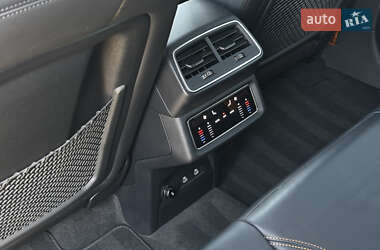 Внедорожник / Кроссовер Audi e-tron 2022 в 