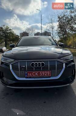 Позашляховик / Кросовер Audi e-tron 2022 в  фото 29 Позашляховик / Кросовер Audi e-tron 2022 в