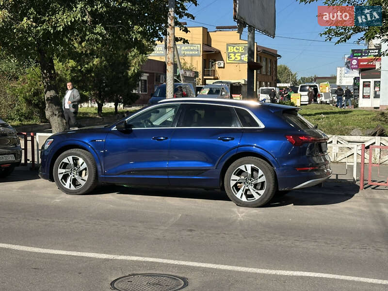 Позашляховик / Кросовер Audi e-tron 2020 в Києві фото 21 Позашляховик / Кросовер Audi e-tron 2020 в Києві