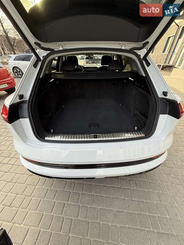 Внедорожник / Кроссовер Audi e-tron 2021 в Львове фото 15 Внедорожник / Кроссовер Audi e-tron 2021 в Львове