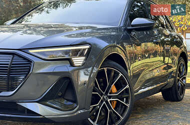 Внедорожник / Кроссовер Audi e-tron 2020 в 