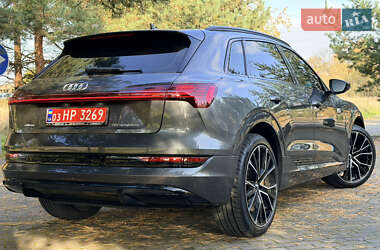 Внедорожник / Кроссовер Audi e-tron 2020 в 