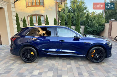 Позашляховик / Кросовер Audi e-tron 2022 в  фото 8 Позашляховик / Кросовер Audi e-tron 2022 в