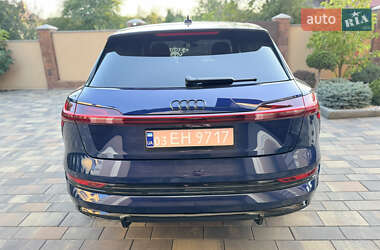 Позашляховик / Кросовер Audi e-tron 2022 в  фото 11 Позашляховик / Кросовер Audi e-tron 2022 в