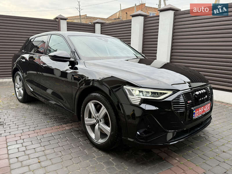 Позашляховик / Кросовер Audi e-tron 2022 в Луцьку