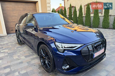 Позашляховик / Кросовер Audi e-tron 2022 в  фото 23 Позашляховик / Кросовер Audi e-tron 2022 в