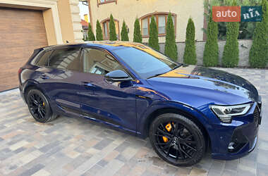 Позашляховик / Кросовер Audi e-tron 2022 в  фото 25 Позашляховик / Кросовер Audi e-tron 2022 в