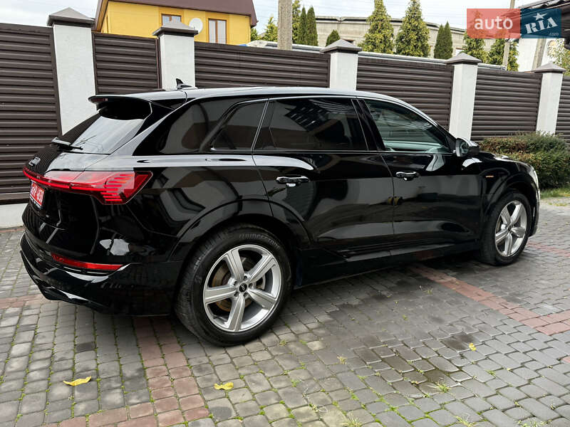 Позашляховик / Кросовер Audi e-tron 2022 в Луцьку
