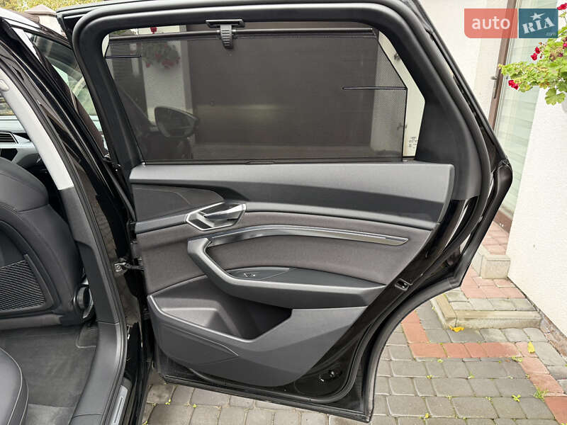 Позашляховик / Кросовер Audi e-tron 2022 в Луцьку