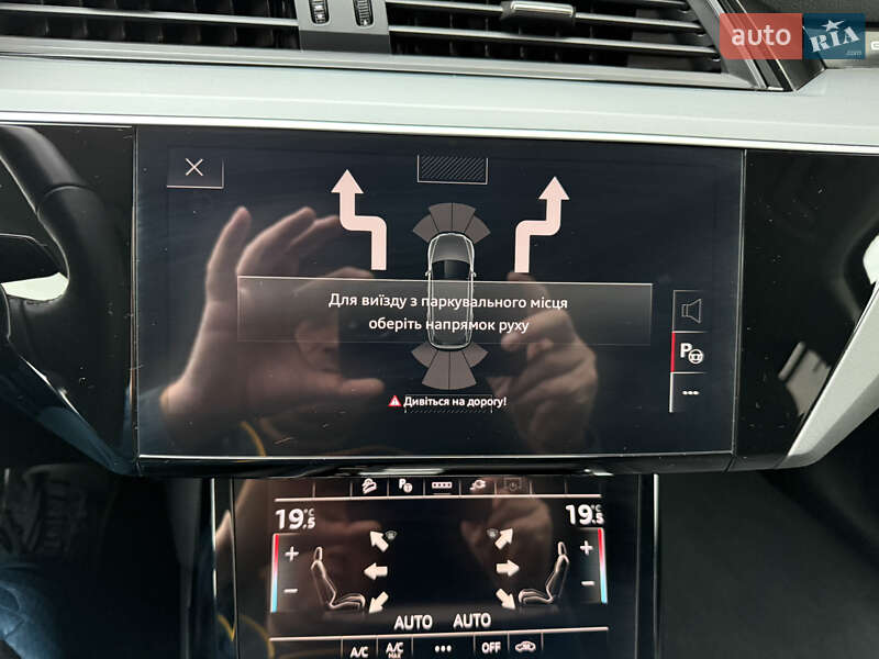 Позашляховик / Кросовер Audi e-tron 2022 в Луцьку