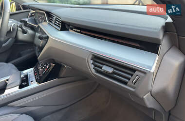 Позашляховик / Кросовер Audi e-tron 2022 в  фото 79 Позашляховик / Кросовер Audi e-tron 2022 в