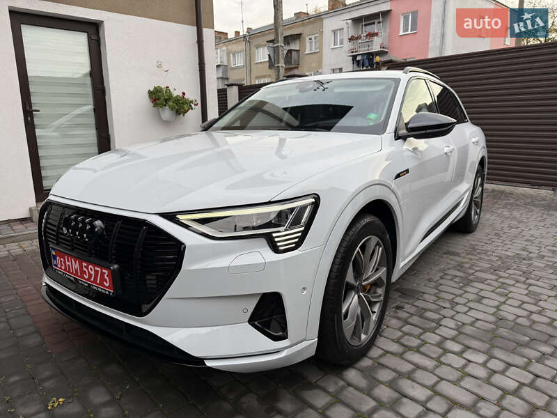Позашляховик / Кросовер Audi e-tron 2022 в Луцьку