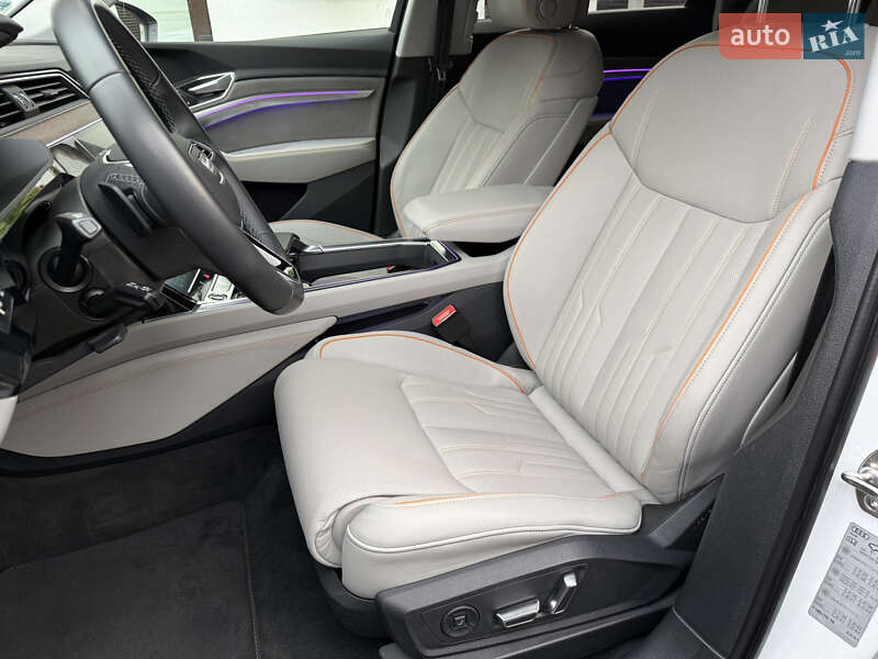 Позашляховик / Кросовер Audi e-tron 2022 в Луцьку