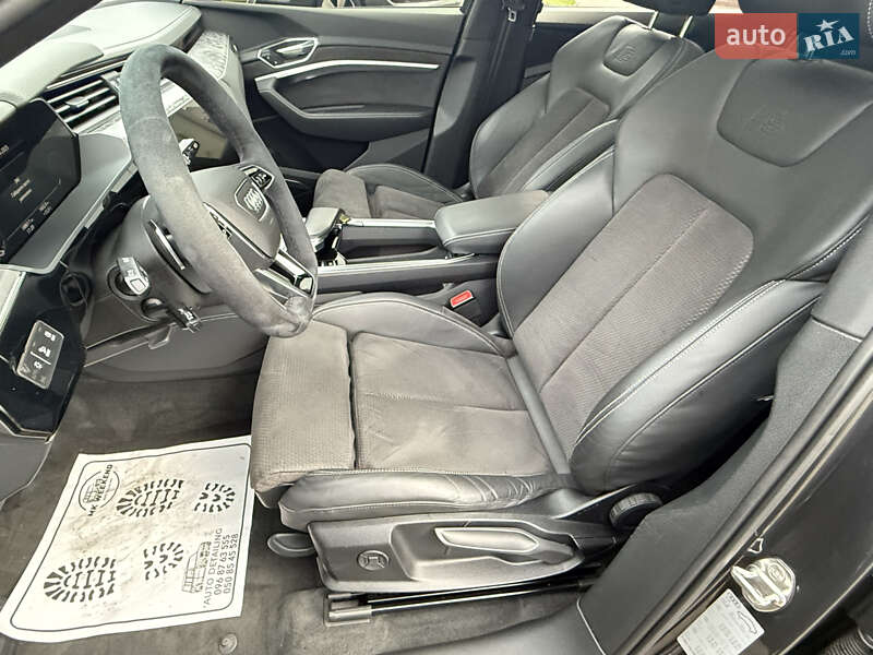 Внедорожник / Кроссовер Audi e-tron 2019 в Сваляве