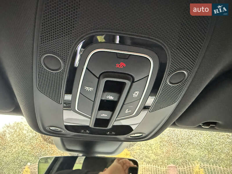 Внедорожник / Кроссовер Audi e-tron 2019 в Сваляве