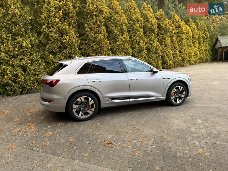 Позашляховик / Кросовер Audi e-tron 2023 в Львові