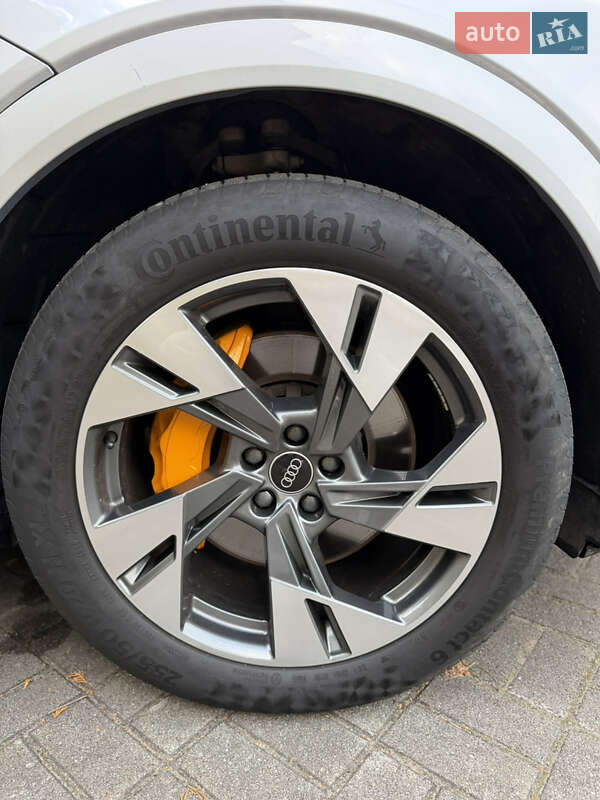 Позашляховик / Кросовер Audi e-tron 2023 в Львові