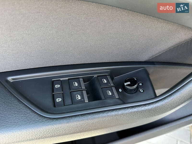 Внедорожник / Кроссовер Audi e-tron 2020 в Лопатине фото 24 Внедорожник / Кроссовер Audi e-tron 2020 в Лопатине