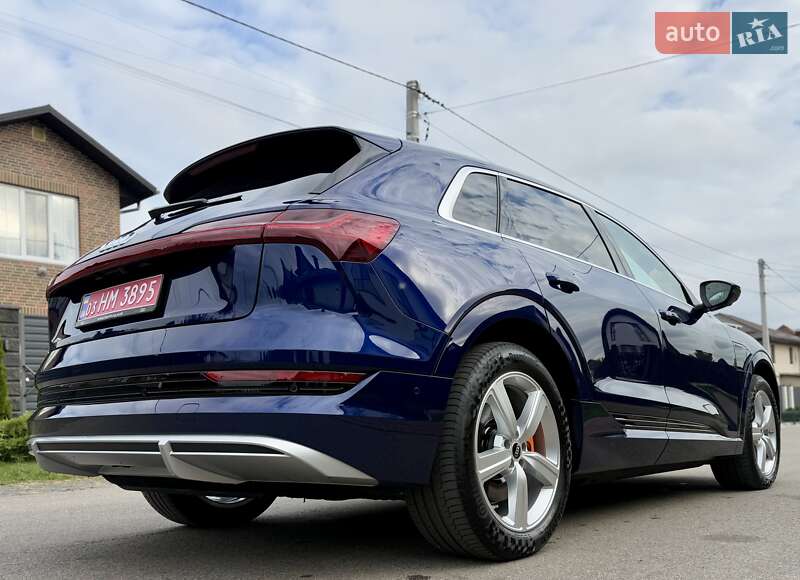 Внедорожник / Кроссовер Audi e-tron 2022 в Киеве фото 16 Внедорожник / Кроссовер Audi e-tron 2022 в Киеве