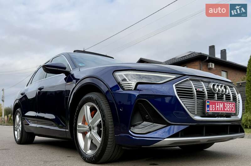 Внедорожник / Кроссовер Audi e-tron 2022 в Киеве фото 17 Внедорожник / Кроссовер Audi e-tron 2022 в Киеве