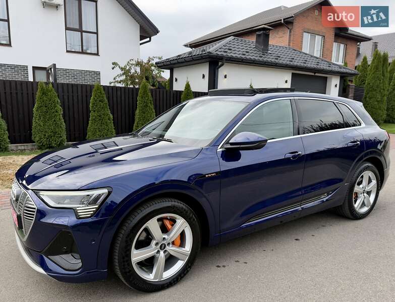 Внедорожник / Кроссовер Audi e-tron 2022 в Киеве фото 25 Внедорожник / Кроссовер Audi e-tron 2022 в Киеве
