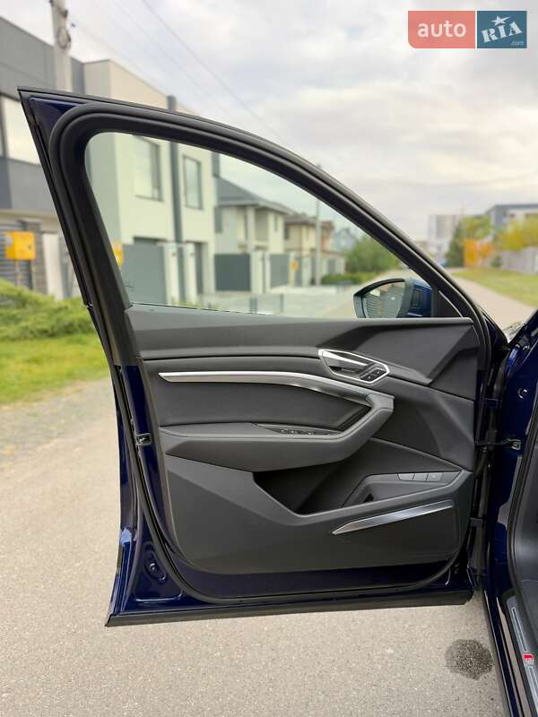 Внедорожник / Кроссовер Audi e-tron 2022 в Киеве фото 63 Внедорожник / Кроссовер Audi e-tron 2022 в Киеве