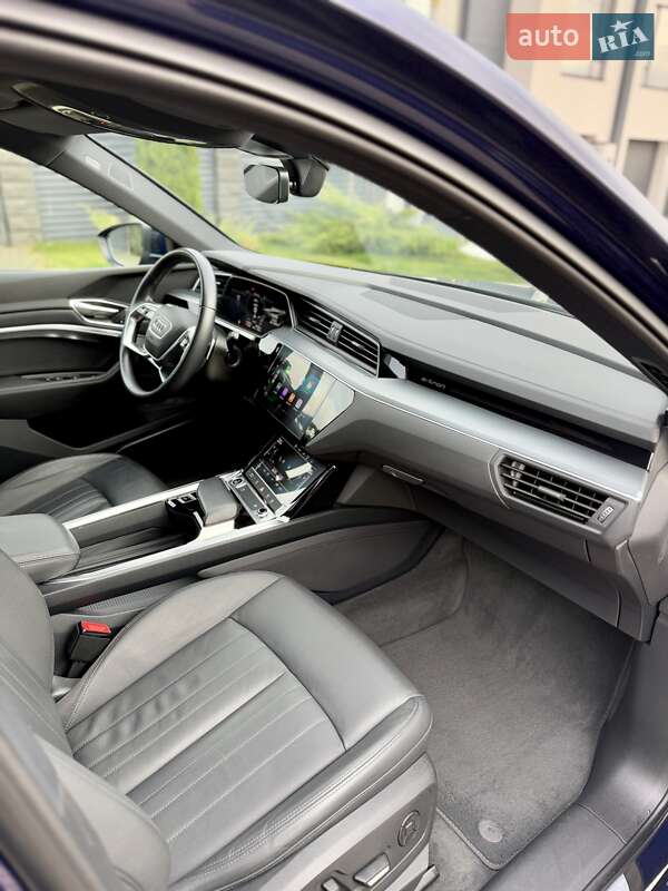 Внедорожник / Кроссовер Audi e-tron 2022 в Киеве фото 71 Внедорожник / Кроссовер Audi e-tron 2022 в Киеве