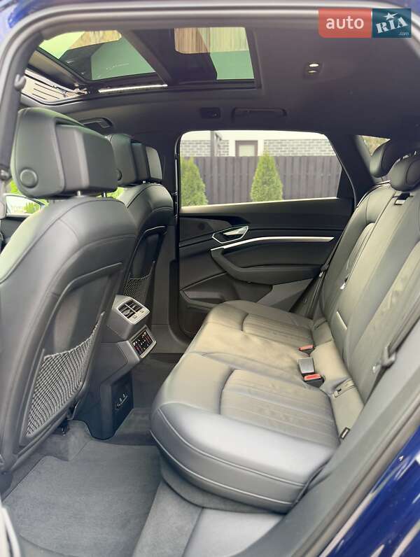 Внедорожник / Кроссовер Audi e-tron 2022 в Киеве фото 78 Внедорожник / Кроссовер Audi e-tron 2022 в Киеве