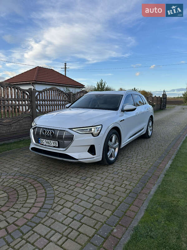 Позашляховик / Кросовер Audi e-tron 2019 в Львові фото Позашляховик / Кросовер Audi e-tron 2019 в Львові
