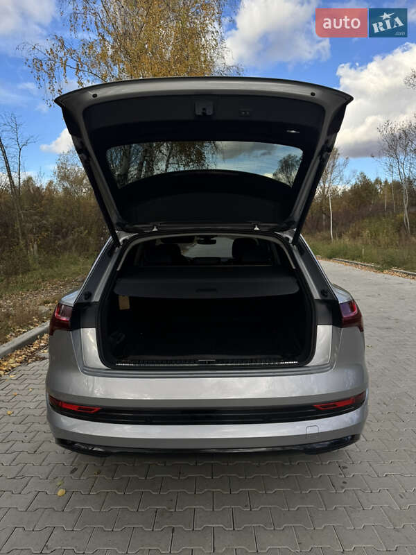 Позашляховик / Кросовер Audi e-tron 2022 в Львові фото 27 Позашляховик / Кросовер Audi e-tron 2022 в Львові