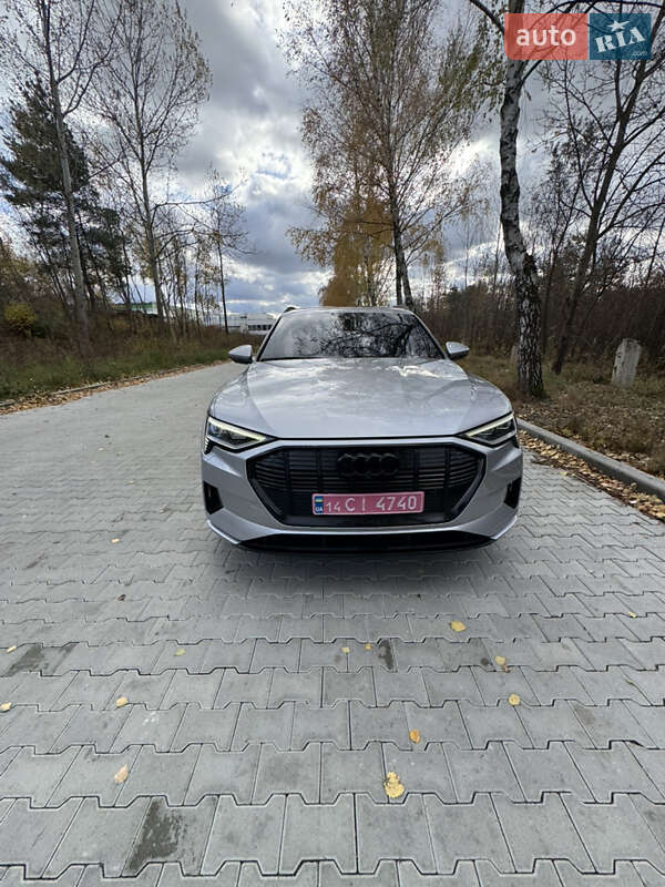 Позашляховик / Кросовер Audi e-tron 2022 в Львові фото 31 Позашляховик / Кросовер Audi e-tron 2022 в Львові