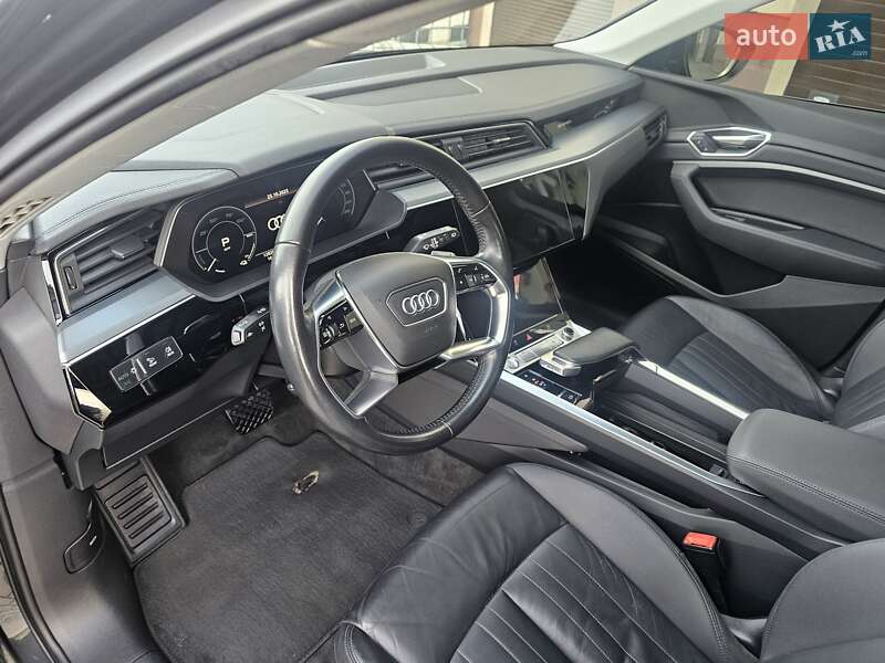 Позашляховик / Кросовер Audi e-tron 2019 в Львові фото 10 Позашляховик / Кросовер Audi e-tron 2019 в Львові