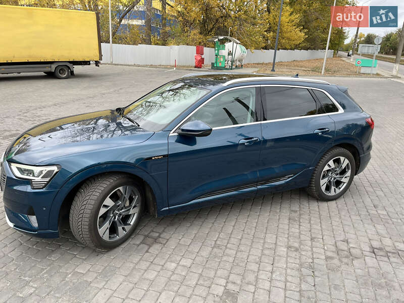 Внедорожник / Кроссовер Audi e-tron 2020 в Днепре