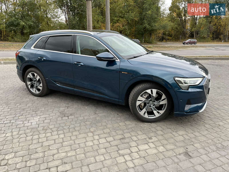 Внедорожник / Кроссовер Audi e-tron 2020 в Днепре