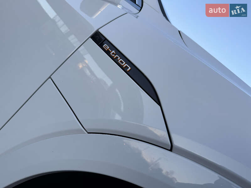 Позашляховик / Кросовер Audi e-tron 2020 в Львові фото 13 Позашляховик / Кросовер Audi e-tron 2020 в Львові